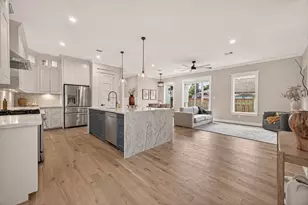 301 Vincent St, Houston, TX 77009 - Photo 8