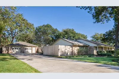 921 Victoria Drive, Richmond, TX 77469 - Photo 2