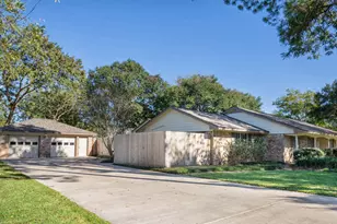 921 Victoria Dr, Richmond, TX 77469 - Photo 2