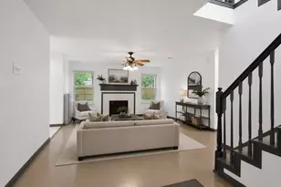 97 N Holly Laurel Cir, The Woodlands, TX 77382 - Photo 2
