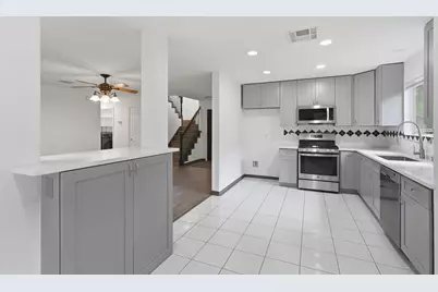 97 N Hollylaurel Circle, The Woodlands, TX 77382 - Photo 24