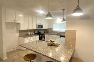 13 Canyon Oak Ln, The Woodlands, TX 77380 - Photo 2