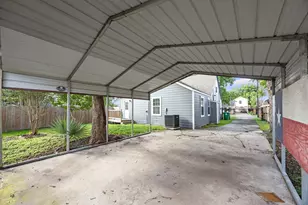 5737 Dorbrandt St, Houston, TX 77023 - Photo 32