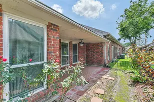 3327 S Country Meadows Ln, Pearland, TX 77584 - Photo 22