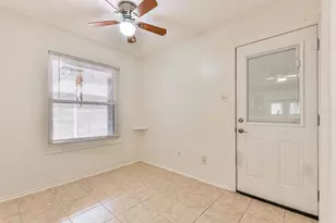 3327 S Country Meadows Ln, Pearland, TX 77584 - Photo 10