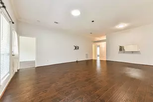 3327 S Country Meadows Ln, Pearland, TX 77584 - Photo 6