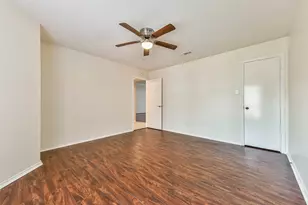 3327 S Country Meadows Ln, Pearland, TX 77584 - Photo 18