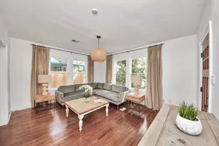 1301 Walton St, Houston, TX 77009 - Photo 2