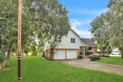 108 Woodland Road, Lake Jackson, TX 77566 - Photo 4