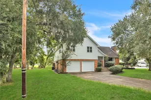 108 Woodland Rd, Lake Jackson, TX 77566 - Photo 4