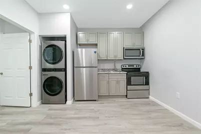 805 Ave K #b, Galveston, TX 77550 - Photo 2