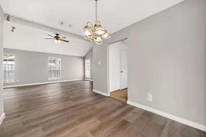 10814 Parkland Woods Drive, Sugar Land, TX 77498 - Photo 6