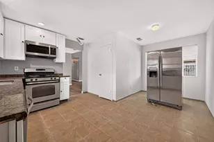 10814 Parkland Woods Dr, Sugar Land, TX 77498 - Photo 10