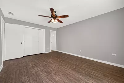 10814 Parkland Woods Drive, Sugar Land, TX 77498 - Photo 16