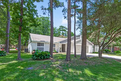 1 Still Glen Court, The Woodlands, TX 77381 - Photo 2