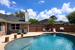 418 Sun River Ln, Dickinson, TX 77539 - Photo 4