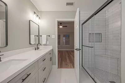2 Garden Lodge Place, The Woodlands, TX 77382 - Photo 38