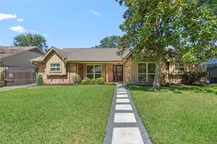 5834 Braesheather Dr, Houston, TX 77096 - Photo 1
