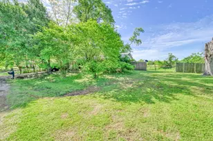 309 Heath Ave, Madisonville, TX 77864 - Photo 2