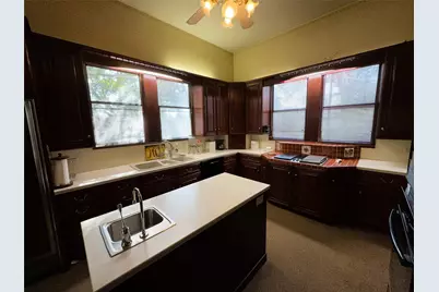 303 E Austin Street E, Bellville, TX 77418 - Photo 18