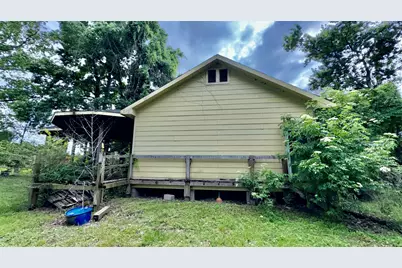 405 E Waring Street, Dayton, TX 77535 - Photo 8