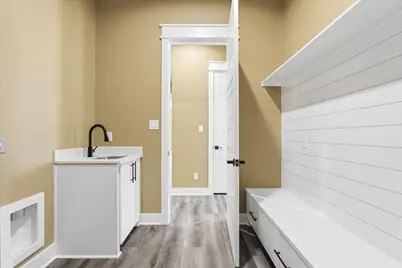 800 S 1st Street, La Porte, TX 77571 - Photo 14