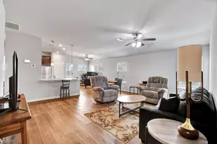 909 Davy St, Brenham, TX 77833 - Photo 8