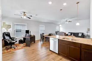 909 Davy St, Brenham, TX 77833 - Photo 14