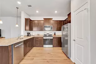 909 Davy St, Brenham, TX 77833 - Photo 14