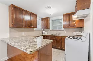 5319 Ave O 1/2, Galveston, TX 77551 - Photo 16