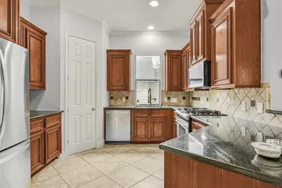 1607 W Dallas Street #A, Houston, TX 77019 - Photo 10