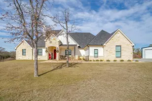 1053 Churchill Ln, Millsap, TX 76066 - Photo 2