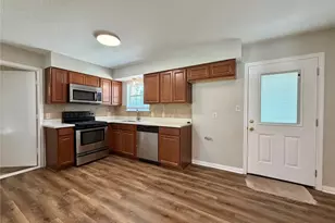 403 Lotus St, Lake Jackson, TX 77566 - Photo 12