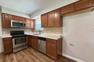403 Lotus St, Lake Jackson, TX 77566 - Photo 14