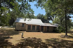 2410 Holly St, Waller, TX 77484 - Photo 2