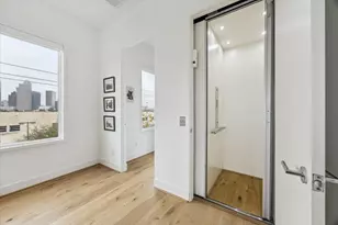 301 W Polk St, Houston, TX 77019 - Photo 18