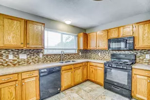 2014 Harbour Cove Dr, Seabrook, TX 77586 - Photo 8