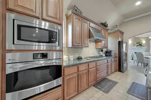 2406 Randal Point Ct, Spring, TX 77388 - Photo 12