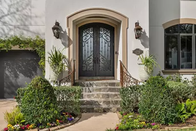 4916 Valerie Street, Bellaire, TX 77401 - Photo 2