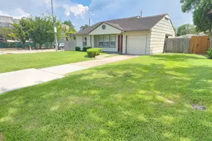 5501 Huisache St, Houston, TX 77081 - Photo 2