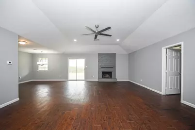 208 Willow Street, Sealy, TX 77474 - Photo 6