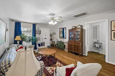 705 W 34th Street, Houston, TX 77018 - Photo 6