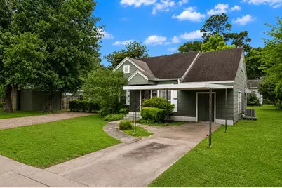 705 W 34th Street, Houston, TX 77018 - Photo 2