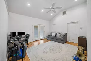 705 W 34th St, Houston, TX 77018 - Photo 24