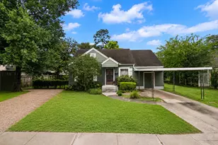 705 W 34th St, Houston, TX 77018 - Photo 1
