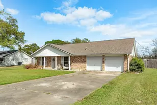 1100 Western Ave, Angleton, TX 77515 - Photo 2