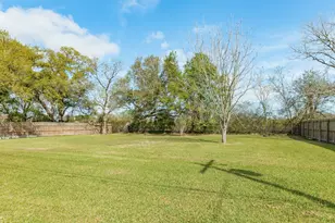 1100 Western Ave, Angleton, TX 77515 - Photo 10