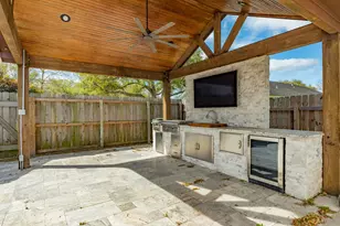 1100 Western Ave, Angleton, TX 77515 - Photo 8