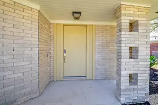 414 Lakeview Dr, Sugar Land, TX 77498 - Photo 4