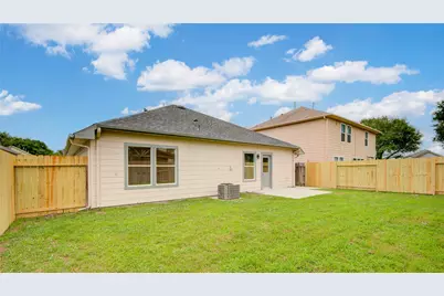 9307 Fillmont Lane, Houston, TX 77044 - Photo 18